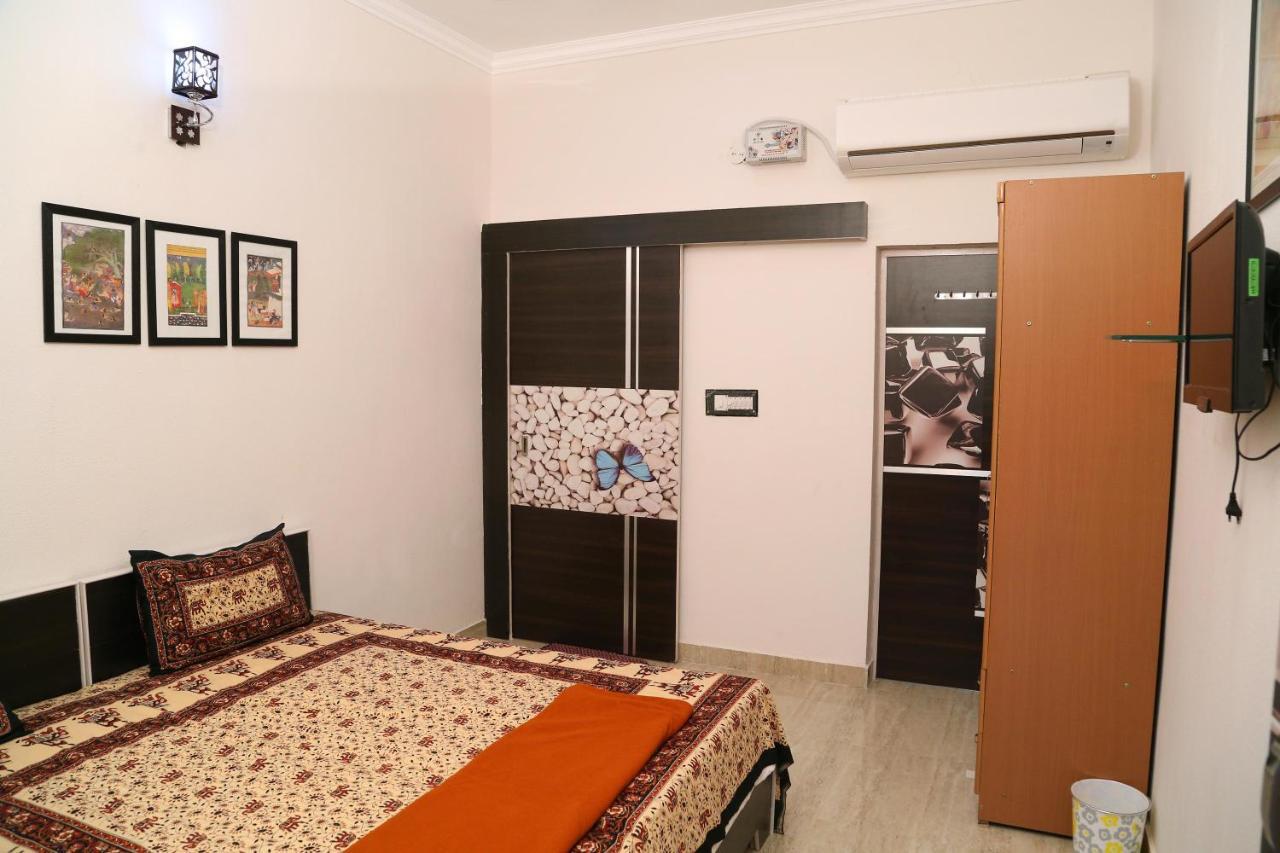 Tuk Tuk Homestay Агра Экстерьер фото