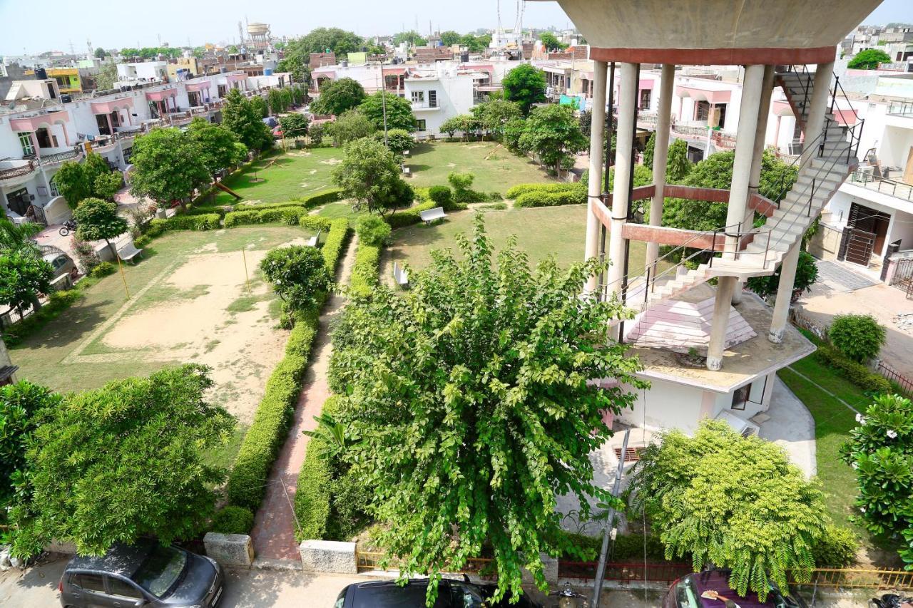 Tuk Tuk Homestay Агра Экстерьер фото